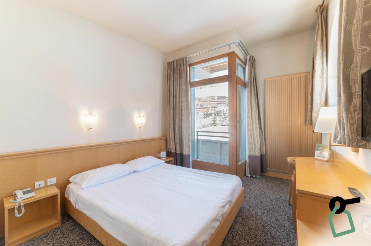 Hotiday Hotel Colle Sestriere Buitenkant foto