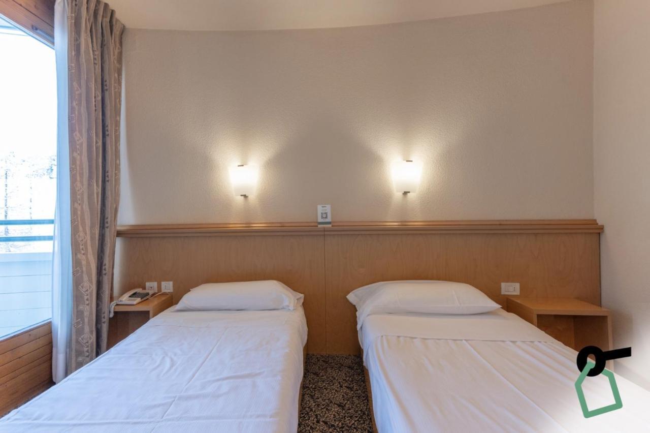 Hotiday Hotel Colle Sestriere Buitenkant foto